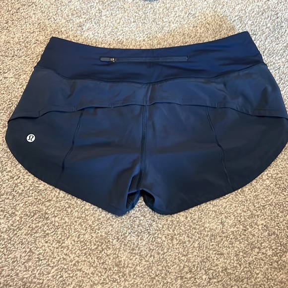 LuluLemon Speed Up Shorts size 4 - Picture 2 of 2